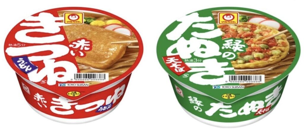 赤いきつねうどんと緑のたぬき天そばのカップ麺パッケージ比較